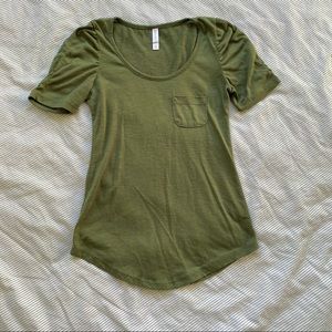 (SOLD) simple green top with puffed sleeves
